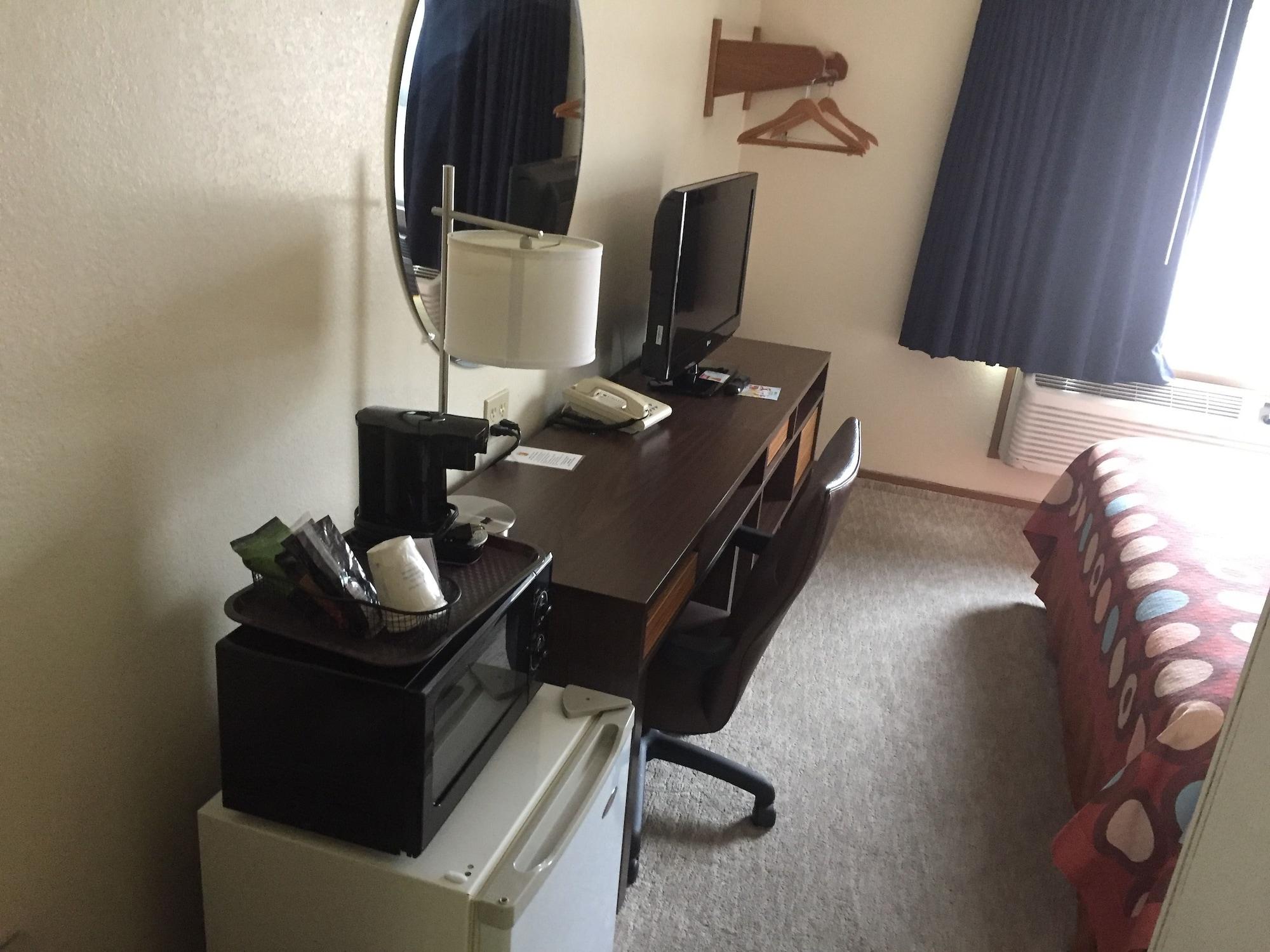 Super 8 By Wyndham College Station