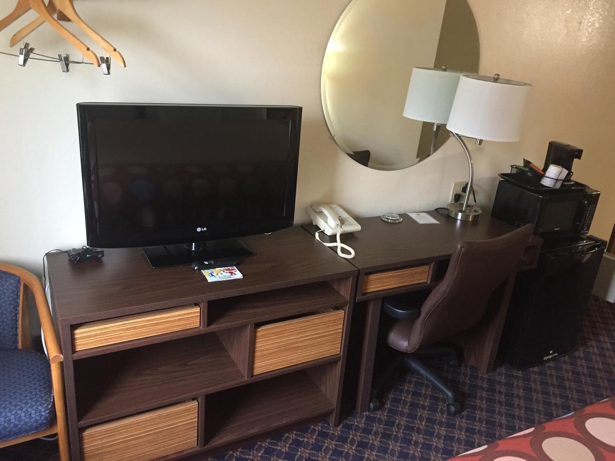 Hotel Super 8 By Wyndham 2*