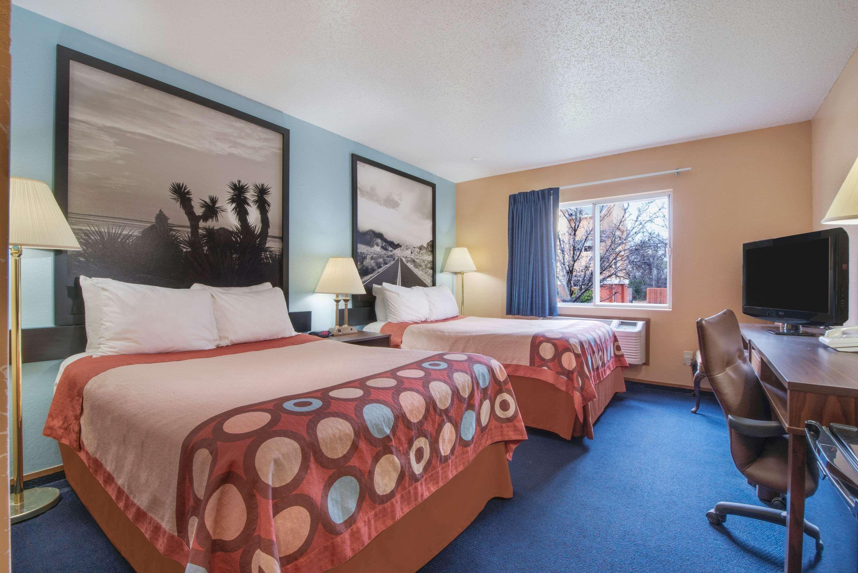 Super 8 By Wyndham Hotel