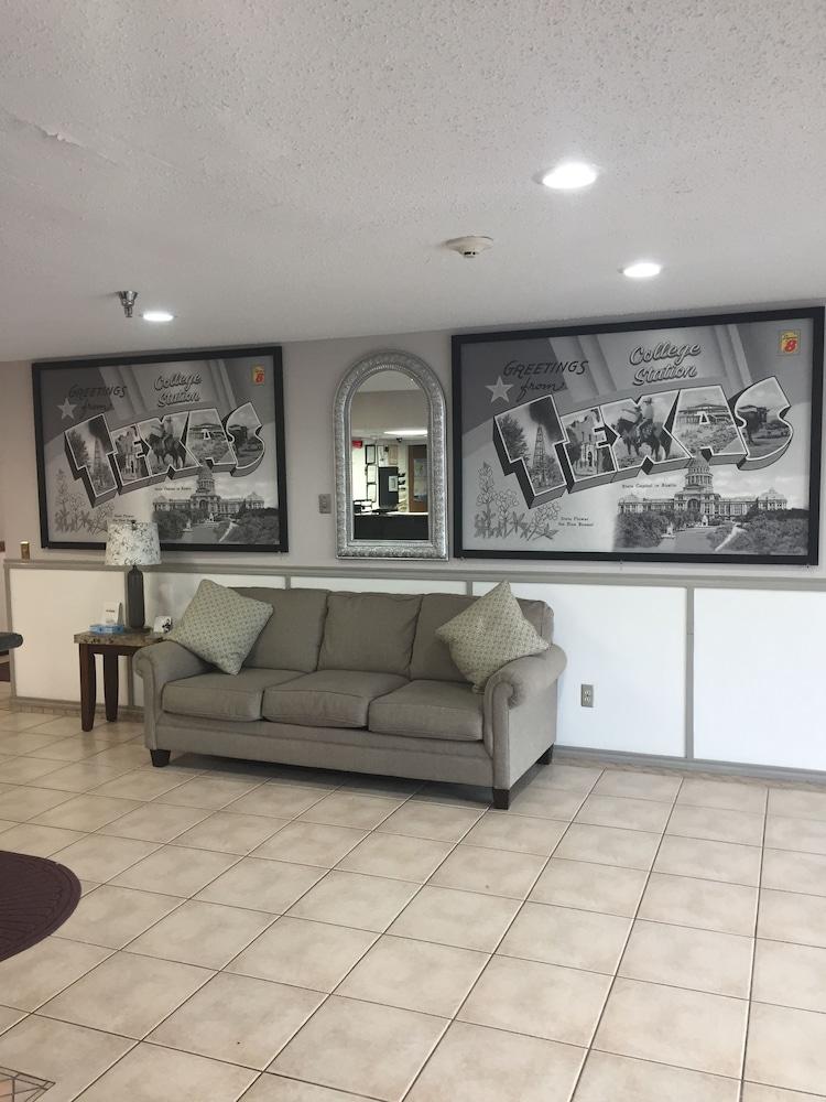 Super 8 By Wyndham 2* College Station