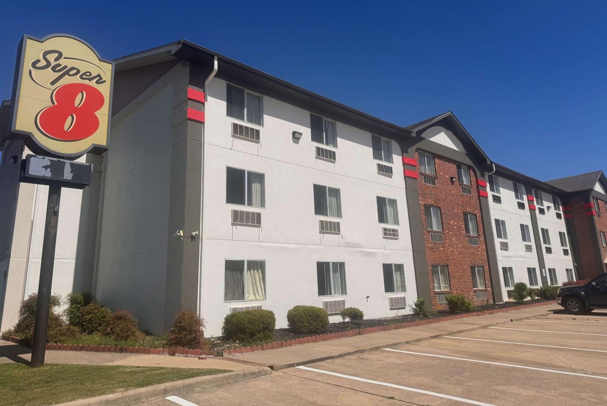 Hotel Super 8 By Wyndham College Station