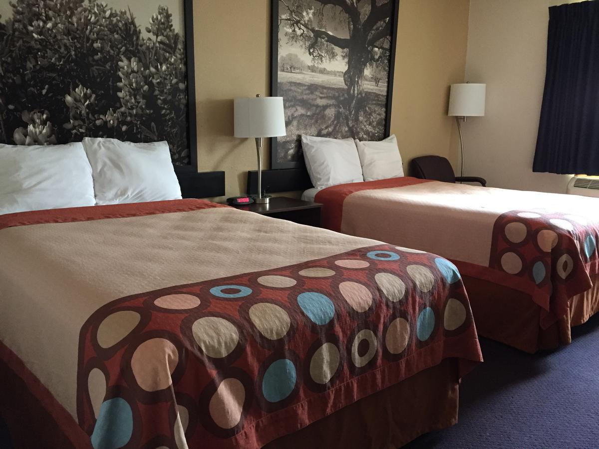 Hotel Super 8 By Wyndham 2*